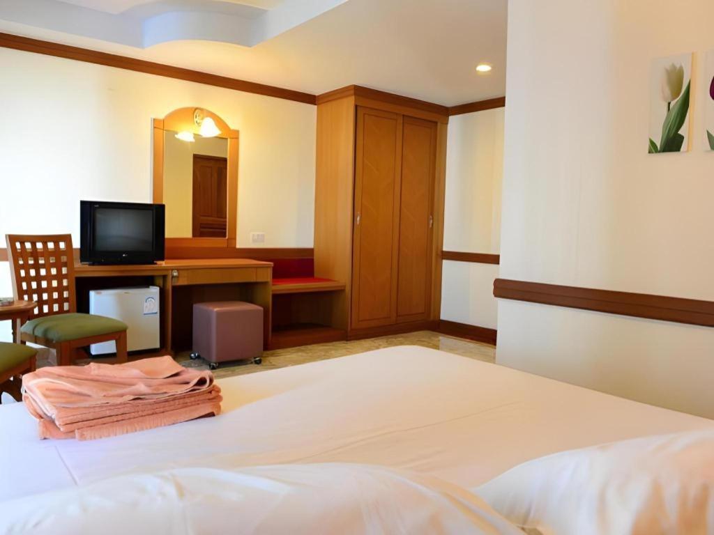 P.72 Hotel Pattaya Exterior foto
