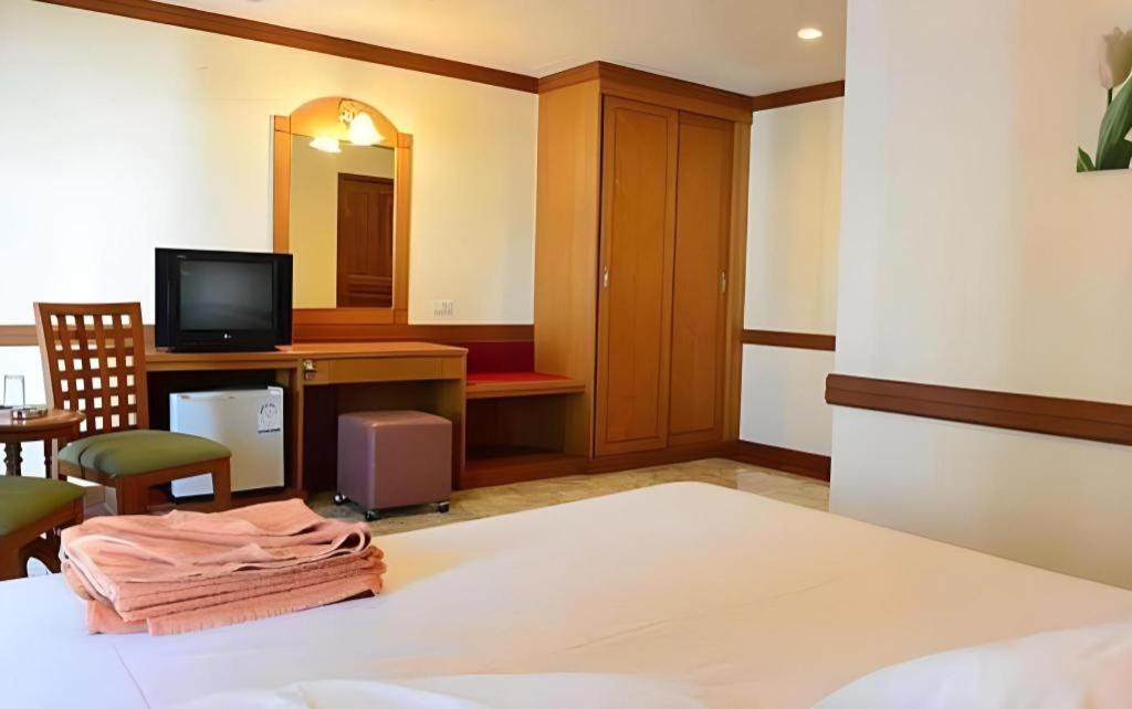 P.72 Hotel Pattaya Exterior foto
