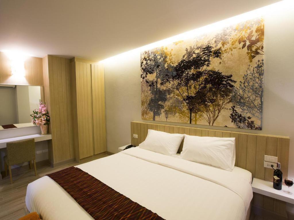 P.72 Hotel Pattaya Exterior foto